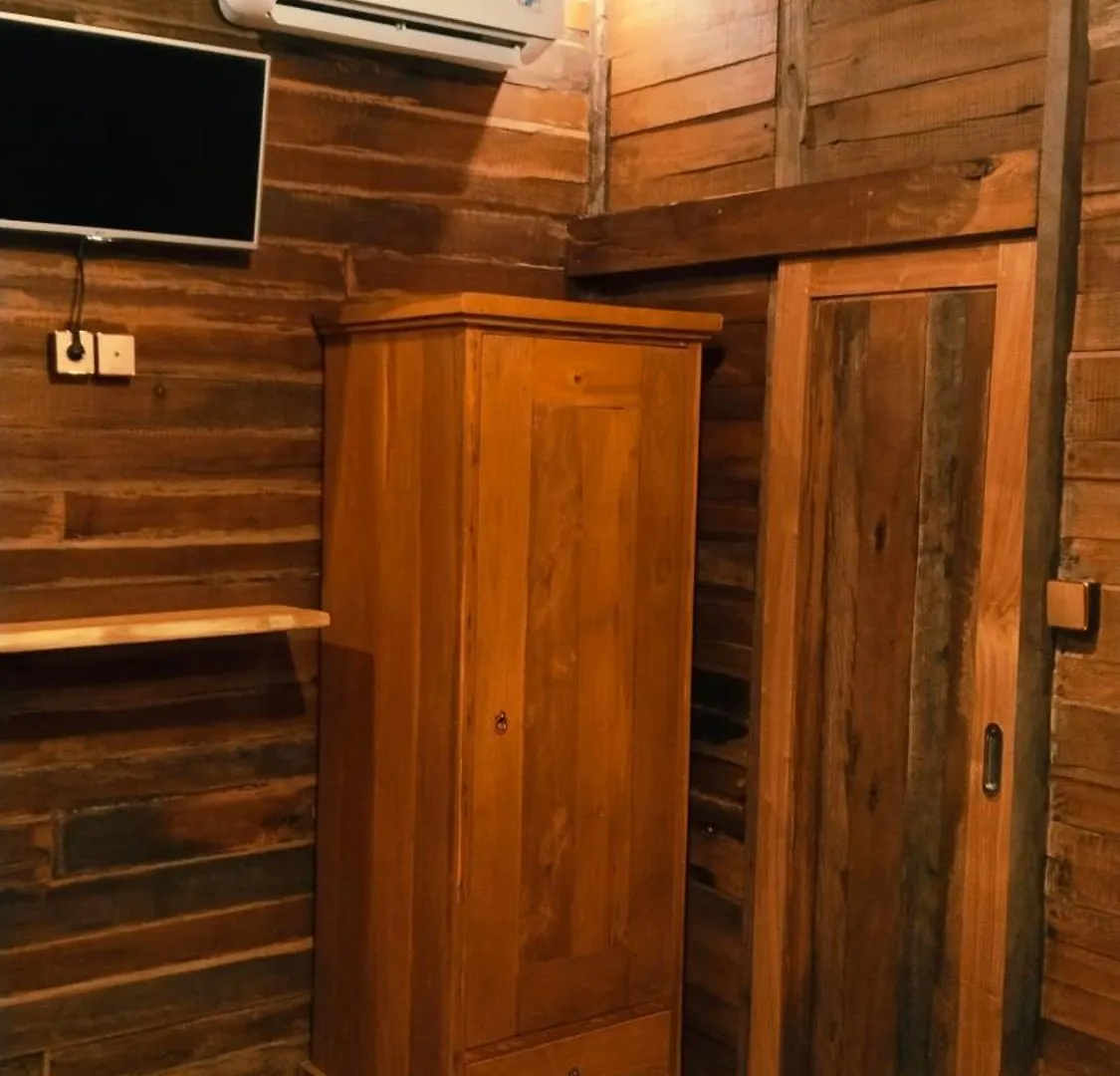 Queen'S Cabin Kerobokan  Indonesia
